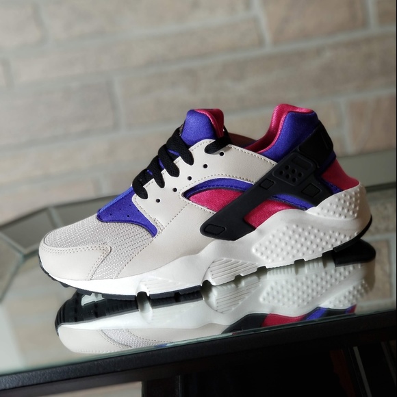 Nike Shoes - 🚨SOLD🚨 Nike Air Huarache Run
